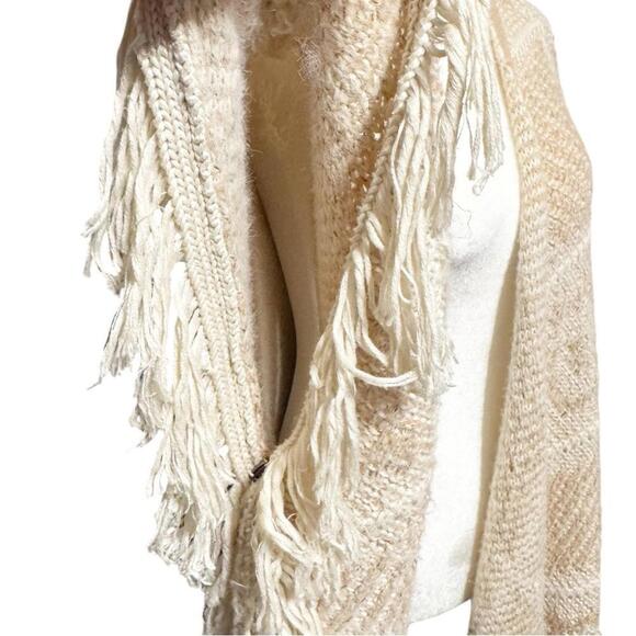 SAGE & FLOWER Oversized Fringe Cottagecore Granny Shawl Poncho Sweater Cardigan - Picture 3 of 8